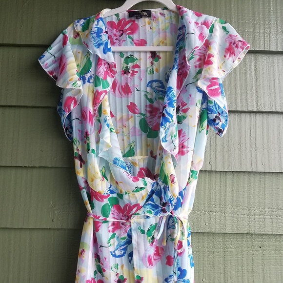 Suzanne Betro Tops - Spring Floral Wrap Top Pleated